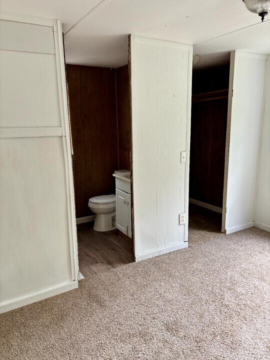 12300 Phillips Ln in Gibsonton, FL - Building Photo
