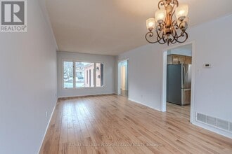 111 Garden Dr in Barrie, ON - Building Photo - Building Photo
