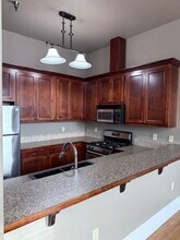 201 E Main St in Silverton, OR - Building Photo - Building Photo