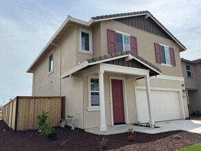 8471 Anker Wy in Elk Grove, CA - Foto de edificio - Building Photo
