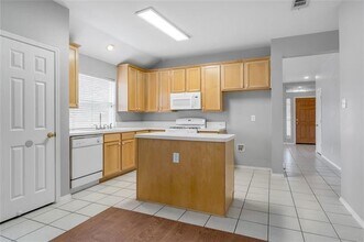 6921 Highland Crest Ln in Sachse, TX - Building Photo - Building Photo