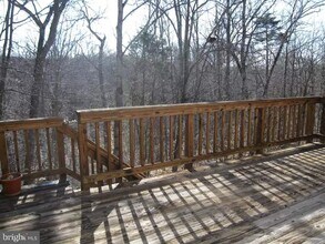 6953 Compton Ln in Centreville, VA - Building Photo - Building Photo