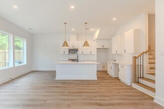 7628 Inwood Hls Ln in Houston, TX - Building Photo - Building Photo