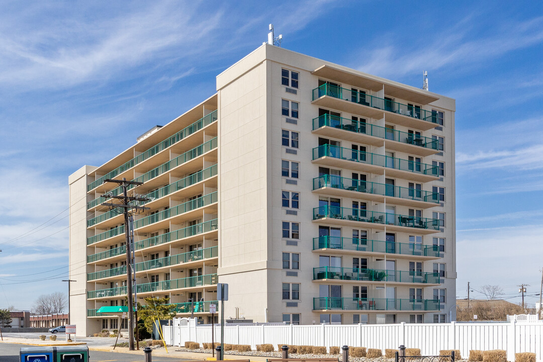 Anchorage Condominiums in Long Branch, NJ - Foto de edificio