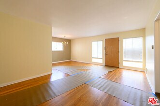 1222 Orange Grv Ave in Los Angeles, CA - Foto de edificio - Building Photo