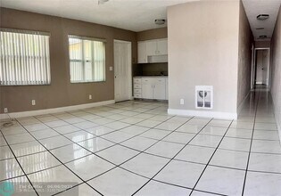 1281 NW 30th Ave in Fort Lauderdale, FL - Building Photo - Building Photo