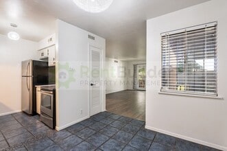 1601 Pennsylvania St NE in Albuquerque, NM - Building Photo - Building Photo
