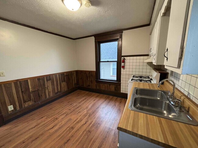 703 Harrison Ave SW in Canton, OH - Building Photo - Building Photo