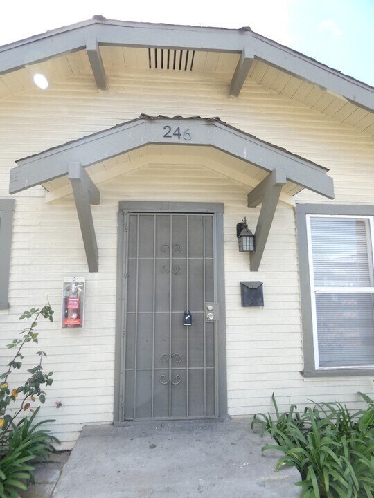 246 W 14th St in Long Beach, CA - Building Photo