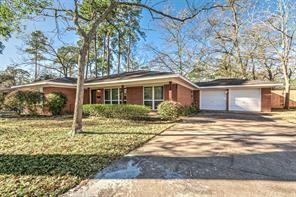 211 Pine Shadow Dr in Conroe, TX - Building Photo - Building Photo