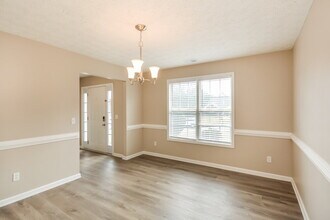 205 Fieldstone Ln in Covington, GA - Foto de edificio - Building Photo