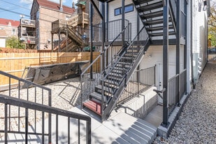 2132 S Fairfield Ave, Unit 2 in Chicago, IL - Building Photo