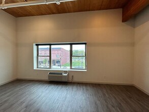 101 N Main St in Le Sueur, MN - Foto de edificio - Building Photo
