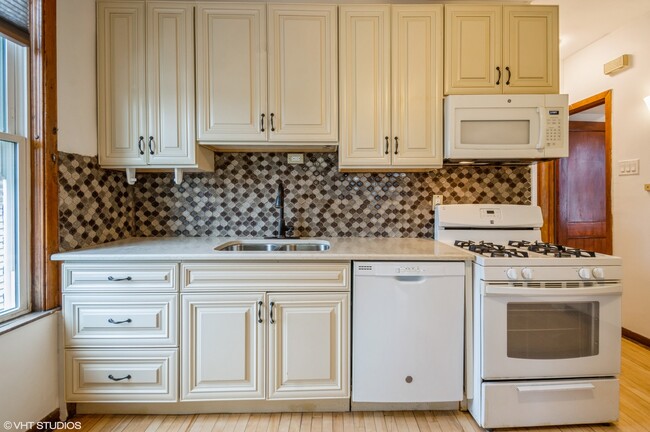5138 W Montrose Ave in Chicago, IL - Building Photo - Building Photo