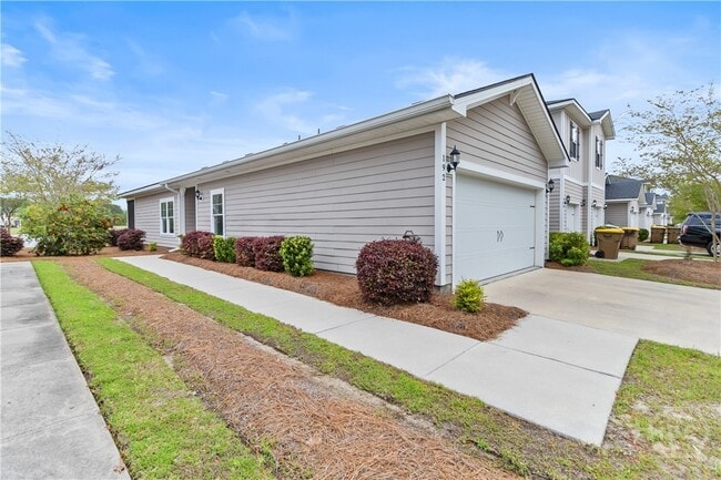 property at 192 Lake Lily Dr