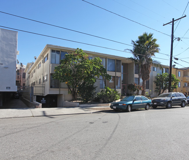 1234 N New Hampshire Ave in Los Angeles, CA - Foto de edificio - Building Photo