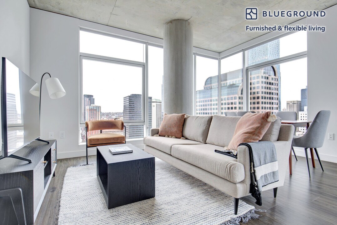1600 2nd Ave-Unit -FL24-ID237 in Seattle, WA - Building Photo