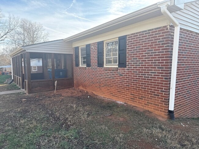 414 20th St SW in Hickory, NC - Building Photo - Building Photo