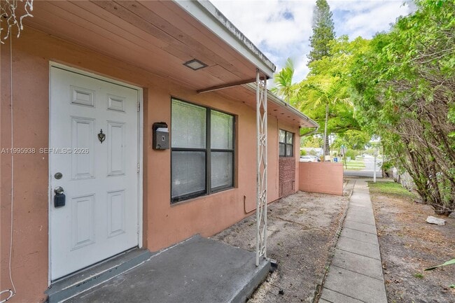 501 SW 9th St in Hallandale Beach, FL - Building Photo - Building Photo