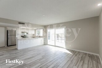 4451 W Sweetwater Ave in Glendale, AZ - Building Photo - Building Photo