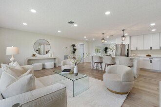 930 Rutherford Ln in Haverhill, FL - Building Photo - Building Photo