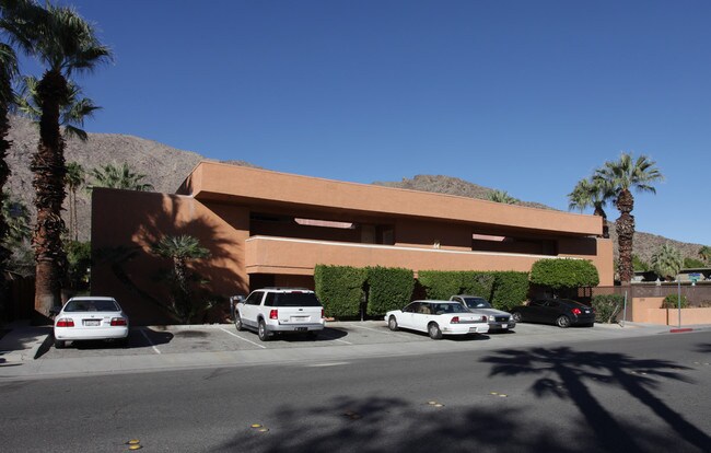 205 S Belardo Rd in Palm Springs, CA - Building Photo - Building Photo