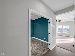 9715 Violet Cir in Indianapolis, IN - Building Photo - Building Photo
