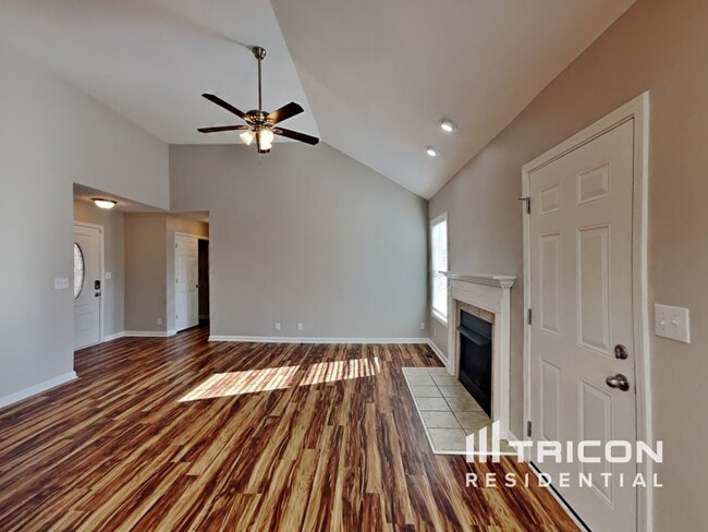 1723 Ridge Runner Ct in Clarksville, TN - Foto de edificio - Building Photo