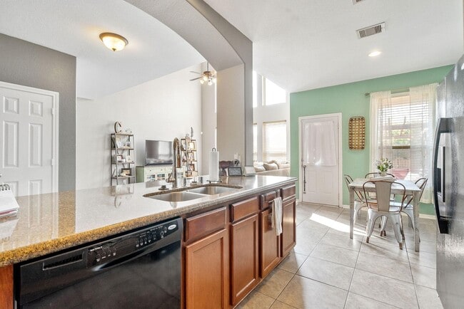 62 W Lasting Spring Cir