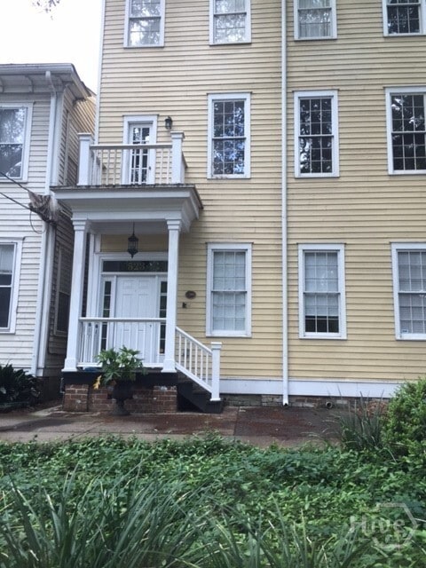 property at 523 E Broad St