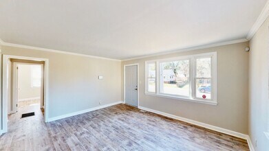 2320 Vanderbilt Rd in Charlotte, NC - Building Photo - Building Photo