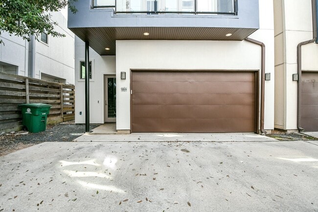 3215 Garrow St in Houston, TX - Building Photo - Building Photo