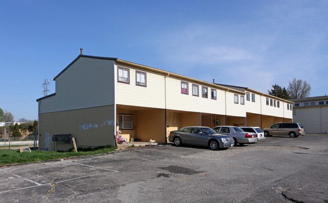 Pleasant Grove Townhomes in Columbus, OH - Building Photo - Building Photo