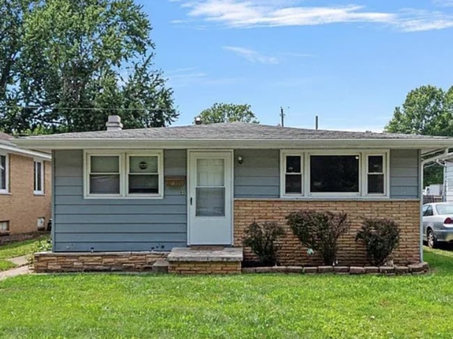property at 2421 S 15th St