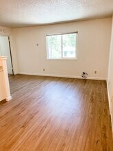 1351 Arcadian Ave in Chico, CA - Foto de edificio - Building Photo