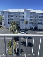 4531 Bay Beach Ln, Unit 336 in Fort Myers Beach, FL - Foto de edificio - Building Photo