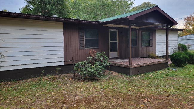 1306 E Lauderdale St in Tullahoma, TN - Building Photo - Building Photo