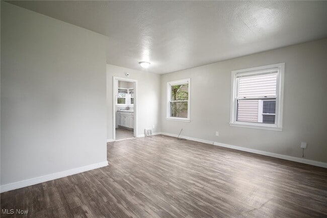 property at 5337 Hollywood Ave