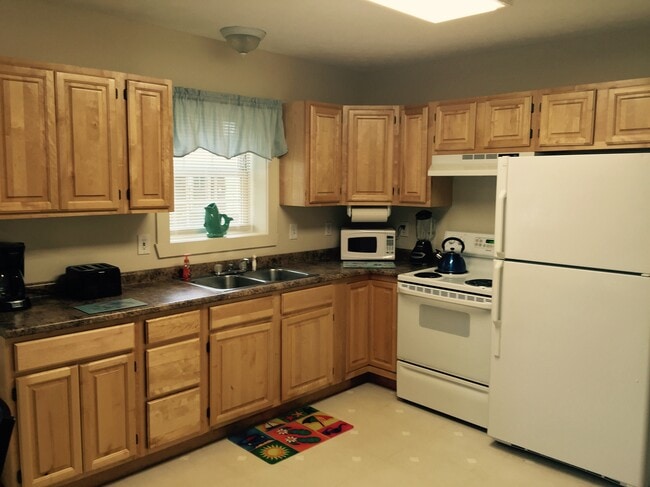 101 Union Ave, Unit B in Old Orchard Beach, ME - Building Photo - Building Photo