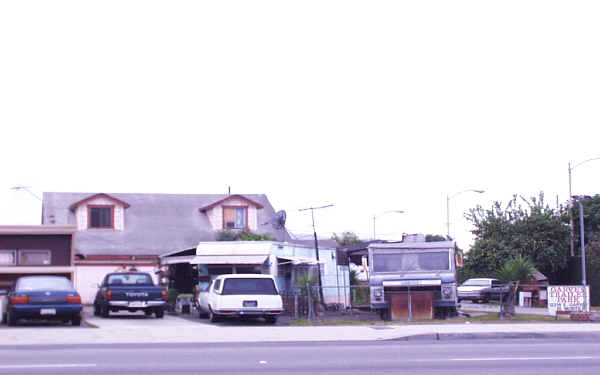 12214 Garvey Ave in El Monte, CA - Building Photo