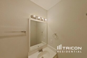 4931 Darrow Ln in Arlington, TX - Building Photo - Building Photo