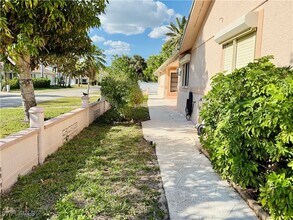 603 92nd Ave N in Naples, FL - Building Photo - Building Photo