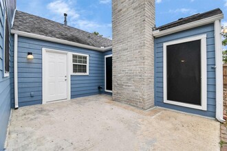 11905 Lakewood W Dr in Cypress, TX - Building Photo - Building Photo