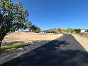 8850 Rocky Canyon Rd in Atascadero, CA - Building Photo - Building Photo