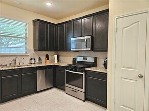 17018 Taffaine Dr in Houston, TX - Foto de edificio - Building Photo