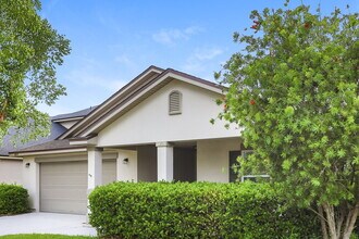 4510 Oak Moss Loop in Middleburg, FL - Building Photo - Building Photo