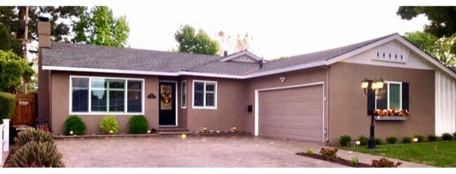 892 Kingfisher Dr in San Jose, CA - Foto de edificio - Building Photo