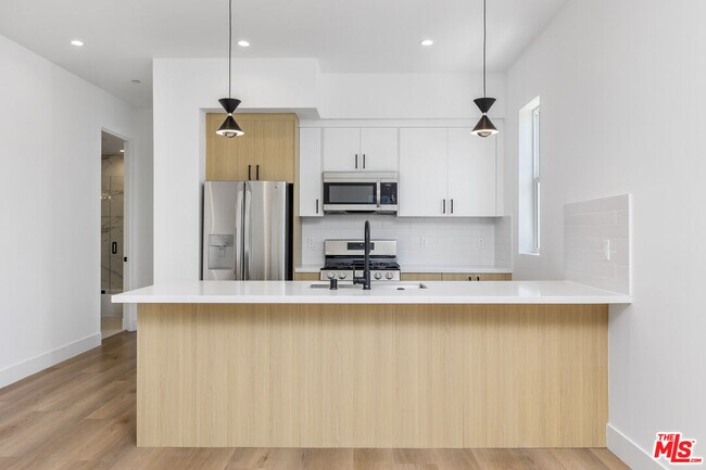 5050 Cleon Ave in Los Angeles, CA - Building Photo - Building Photo