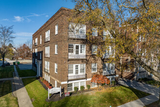 The Stratford in Shaker Heights, OH - Foto de edificio - Building Photo