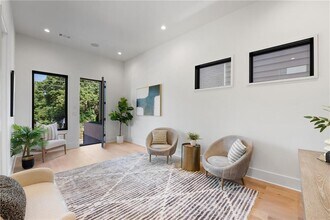 194 E Lake Terrace SE in Atlanta, GA - Building Photo - Building Photo